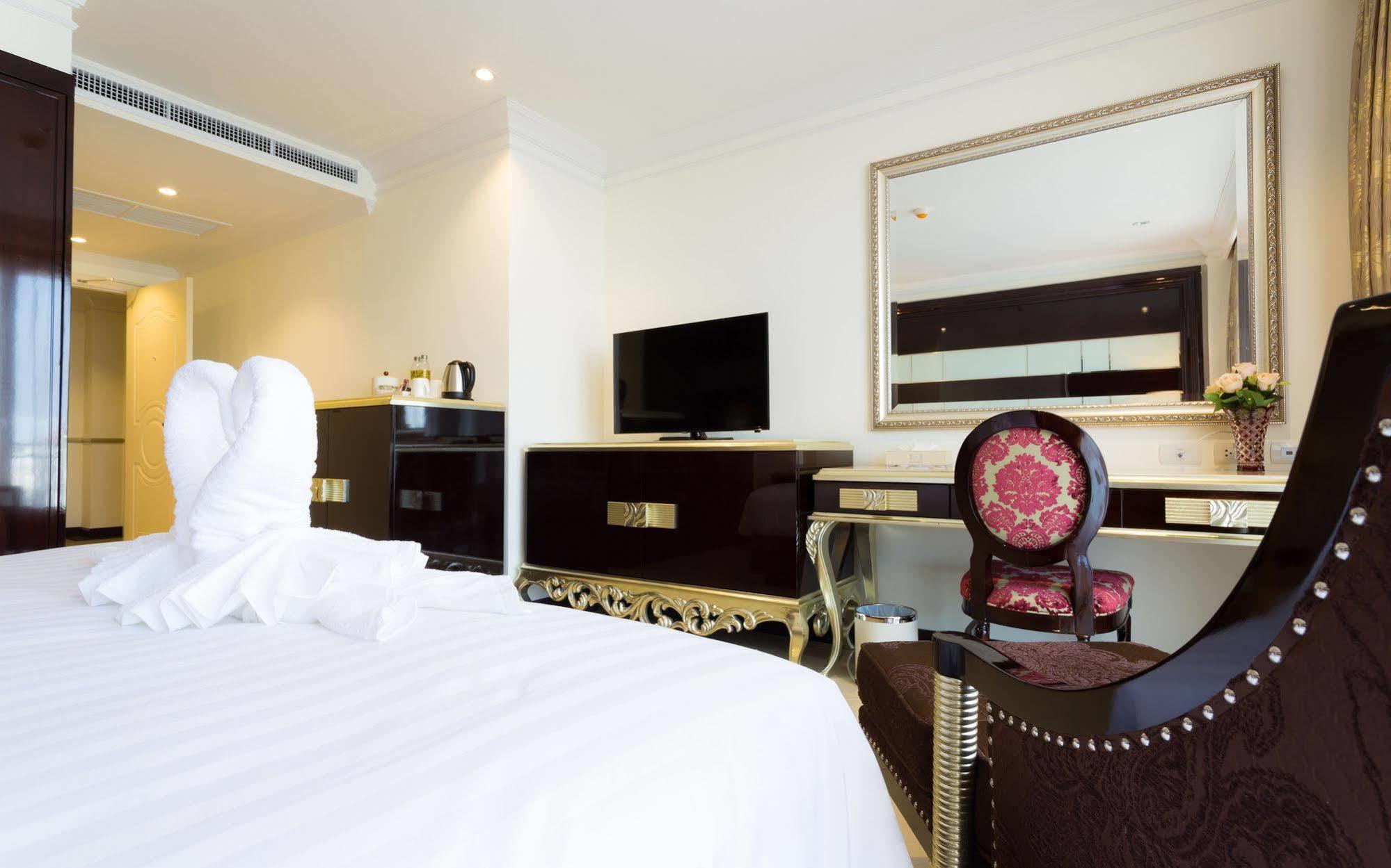 Lk President Hotel Pattaya Exterior photo
